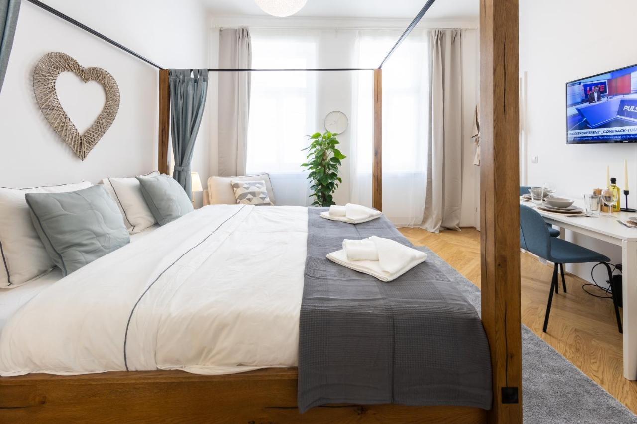 Regal Retreat Intimate Elegance Near Schoenbrunn Palace 비엔나 외부 사진