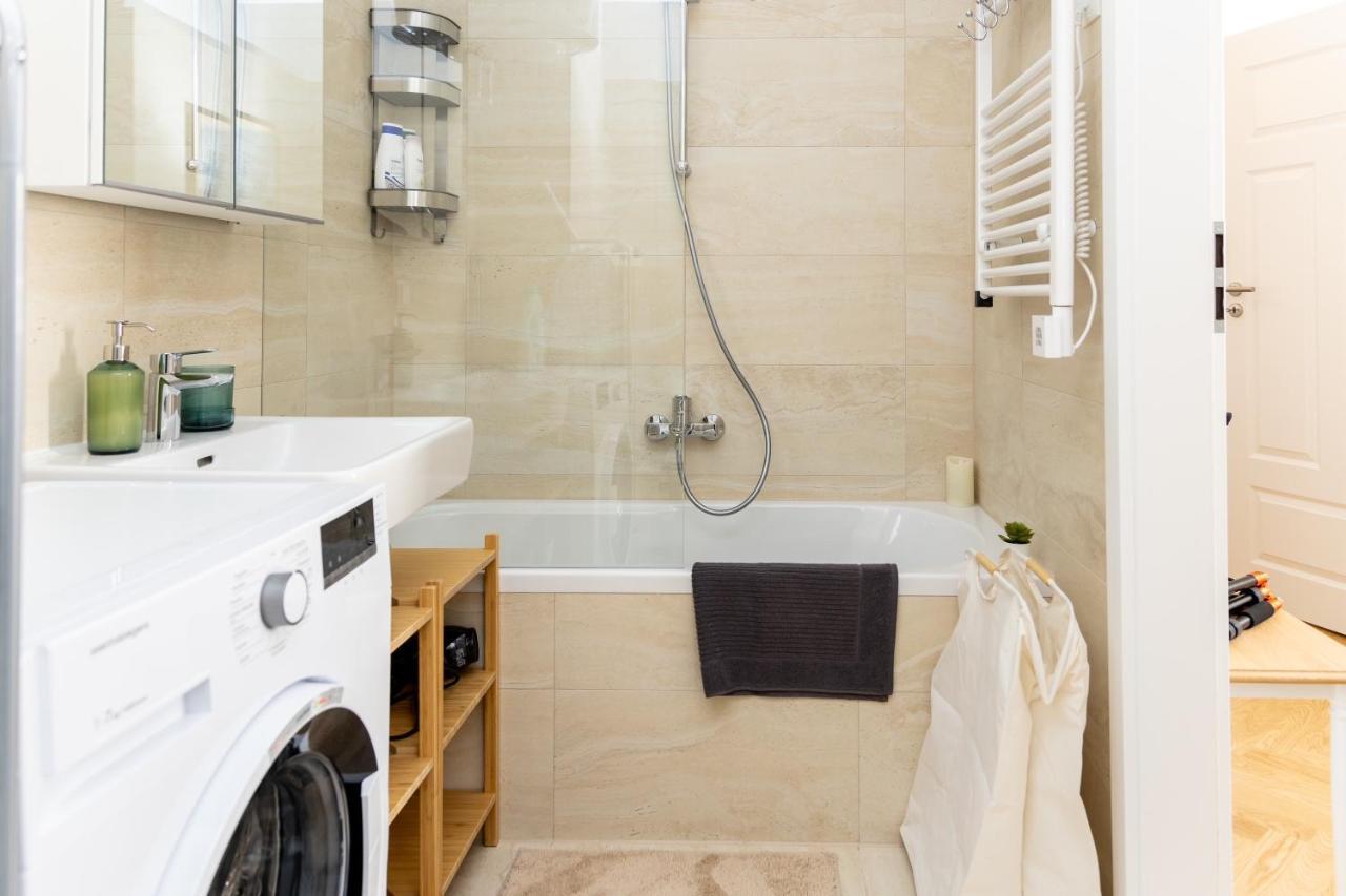 Regal Retreat Intimate Elegance Near Schoenbrunn Palace 비엔나 외부 사진